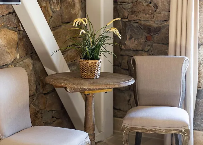 Отель Sonef House