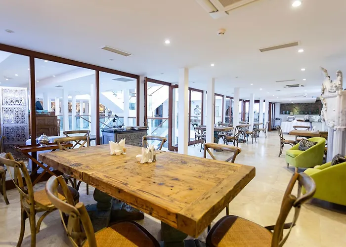 Отель Sonef House