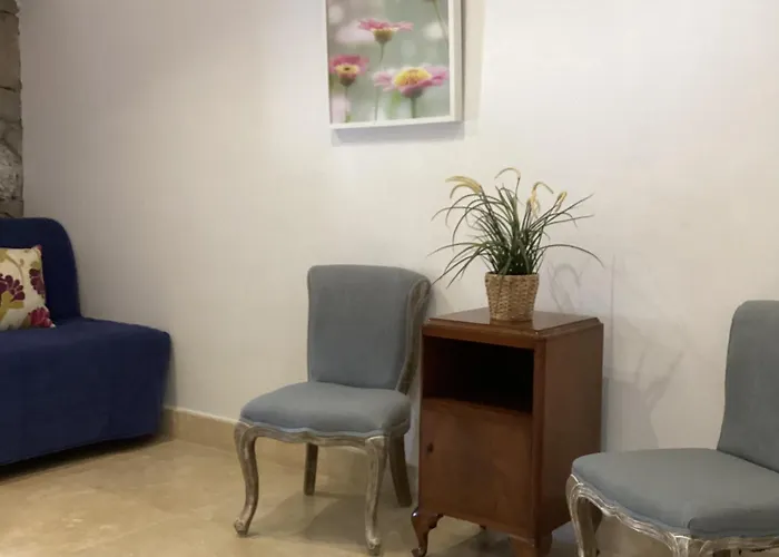 Отель Sonef House