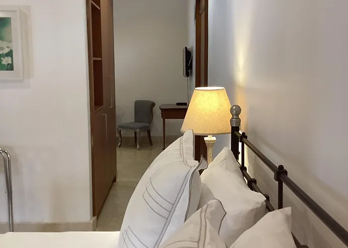 Отель Sonef House *